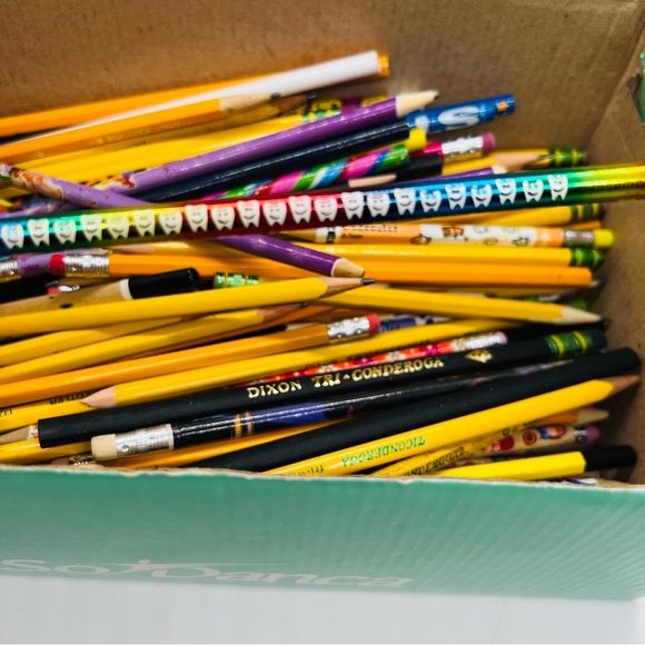 Pencil Bundle OVER 200 pencils/erasers Mainly NEW, some sharpened, and some used - Picture 7 of 7